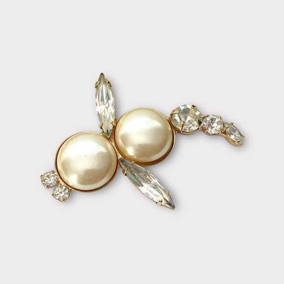 Vintage Faux Pearl Rhinestone Insect Brooch Gold tone Bug White - Picture 5 of 5